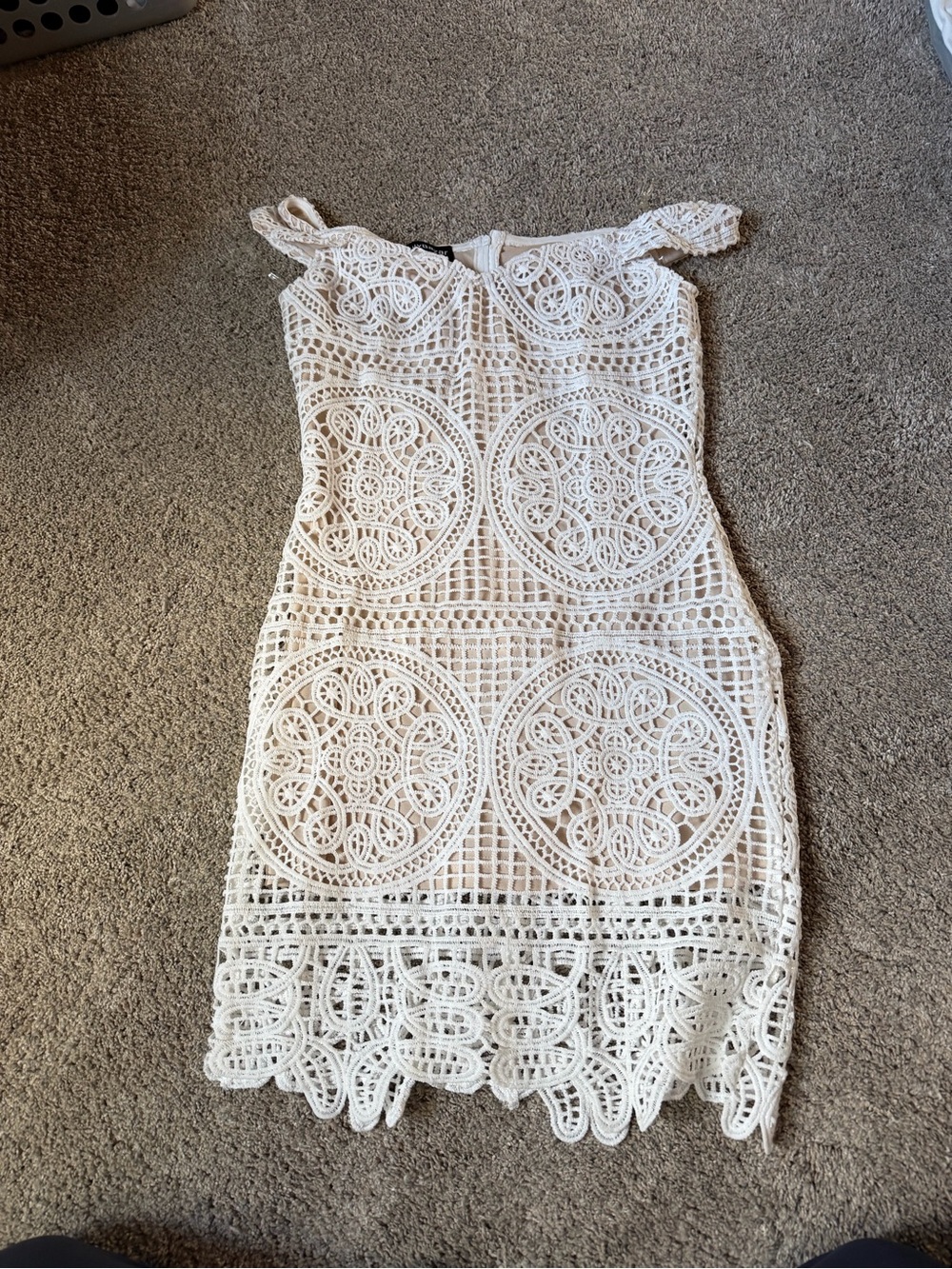 White Crochet Lace Off-Shoulder Bodycon Dress